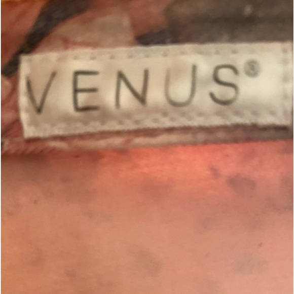 Gently Worn Venus Size Medium Reversible Skinny Jeans in Pink and Floral - Picture 5 of 14